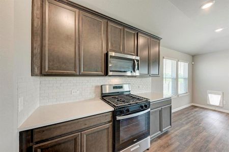New construction Single-Family house 518 Windy Reed Rd, Hutto, TX 78634 - photo 14 14