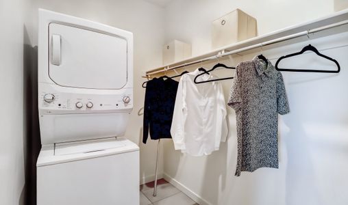 Extra Suite Studio Washer/Dryer