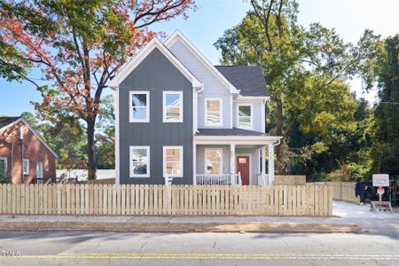 New construction Single-Family house 910 N Guthrie Avenue, Durham, NC 27703 - photo 0