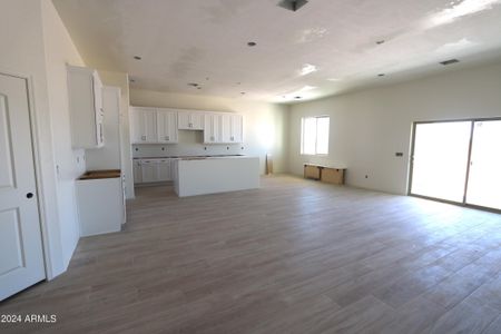 New construction Single-Family house 28626 N 258Th Avenue, Wittmann, AZ 85361 - photo 6 6