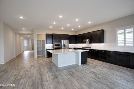 New construction Single-Family house 8105 N 171St Lane, Waddell, AZ 85355 - photo 15 15