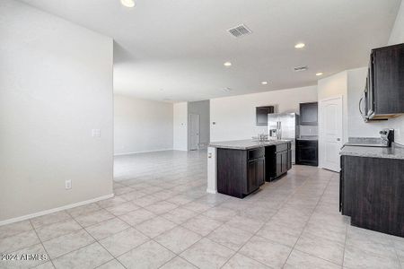 New construction Single-Family house 5285 E Umber Road, San Tan Valley, AZ 85143 - photo 12 12