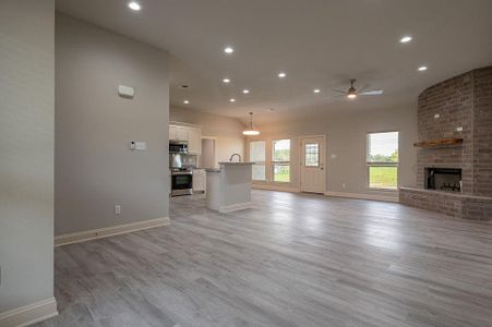 New construction Single-Family house 895 W Cardinal Street, Ector, TX 75439 - photo 3 3