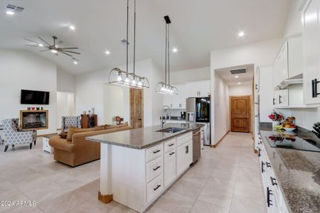 New construction Single-Family house 9780 W Vista Bonito Drive, Casa Grande, AZ 85194 - photo 18 18