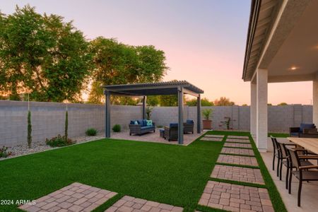 New construction Single-Family house 15672 W Mercer Lane, Surprise, AZ 85379 - photo 33 33