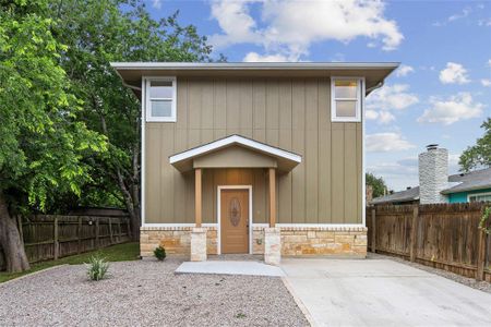 New construction Condo/Apt house 5702 Palo Blanco Ln, Unit B, Austin, TX 78744 - photo 0