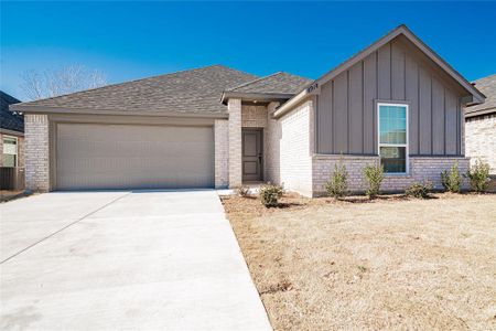 New construction Single-Family house 8918 Kiowa Drive, Greenville, TX 75402 - photo 0 0