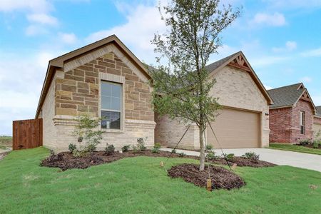 New construction Single-Family house 1049 Nighthawk Trail, Alvarado, TX 76009 - photo 1 1