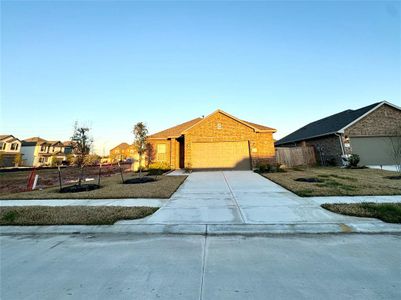 New construction Single-Family house 4807 Bluestem Drive, Pearland, TX 77584 - photo 4 4