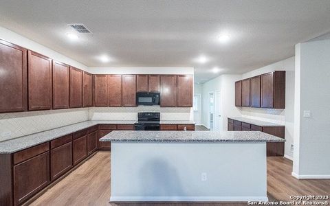 New construction Single-Family house 3705 Annalise Avenue, Seguin, TX 78155 SABINE- photo 13 13