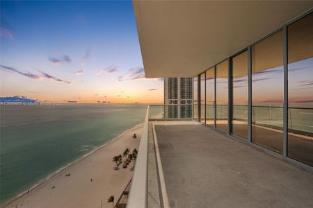 Turnberry Ocean Club Residences by Fontainebleau Development in Sunny Isles Beach - photo 8 8
