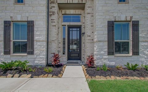 New construction Single-Family house 15327 Spring Lake Avenue, Mont Belvieu, TX 77523 - photo 6 6