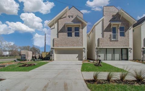 Theses 6 houses at Rachel Landing offer front yard and back patio.