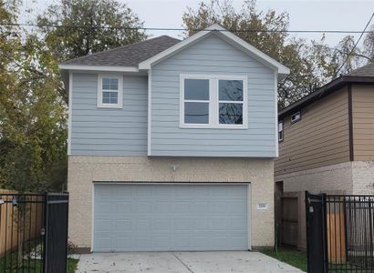 New construction Single-Family house 2211 Wavell Street, Houston, TX 77088 - photo 0 0