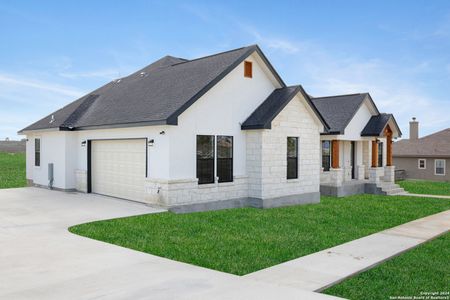 New construction Single-Family house 237 Lakeview Cir, La Vernia, TX 78121 - photo 2 2
