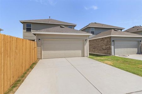 New construction Single-Family house 921 Paddock Lane, Georgetown, TX 78626 - photo 27 27