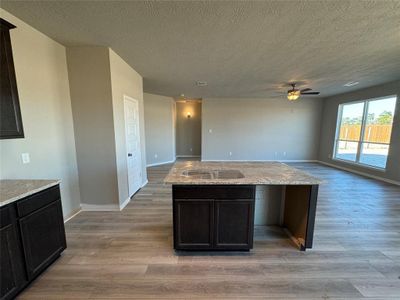 New construction Single-Family house 370 Shoreview Drive, Conroe, TX 77303 S-1651- photo 10 10