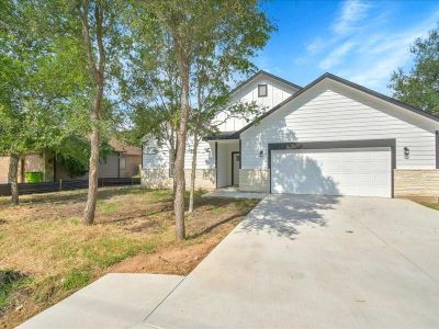 New construction Single-Family house 110 Pohakuloa Dr, Bastrop, TX 78602 - photo 0