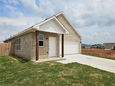 New construction Single-Family house 10501 Mahogany Wood Way, Fort Worth, TX 76140 - photo 4 4