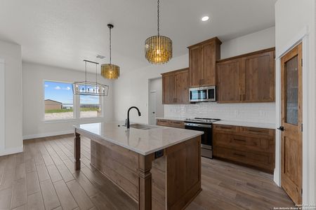 New construction Single-Family house 157 Lake View Circle, La Vernia, TX 78121 - photo 7 7