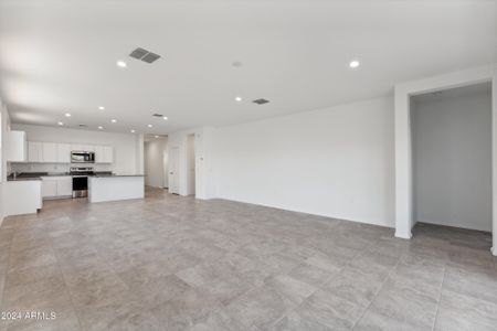 New construction Single-Family house 28292 N Platinum Drive, San Tan Valley, AZ 85143 - photo 19 19