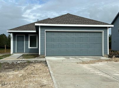 New construction Single-Family house 208 Houston Avenue, Angleton, TX 77515 - photo 0