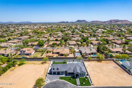 New construction Single-Family house 4605 W Honeysuckle Drive, Phoenix, AZ 85083 - photo 50 50