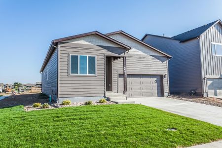 New construction Single-Family house 812 Galloway Drive, Johnstown, CO 80534 - photo 1 1