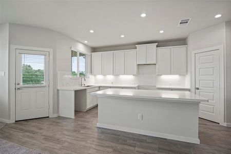 New construction Single-Family house 2910 Park Hill Lane, Stafford, TX 77477 The Beverley- photo 8 8