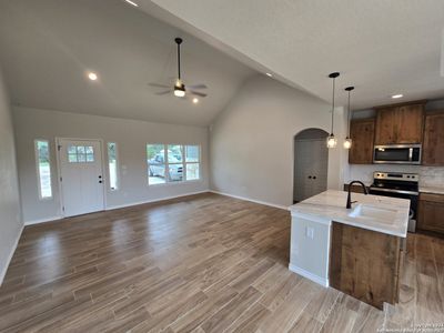 New construction Single-Family house 1729 Blueridge Dr, Canyon Lake, TX 78133 - photo 10 10