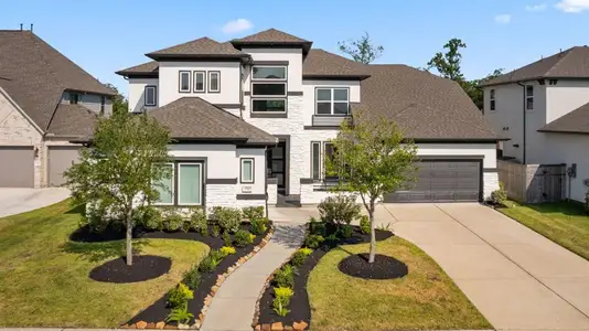 This Newmark home is the Castillian floor plan. Newmark is sold out in Sienna; great opportunity to get a always popular Newmark built home.