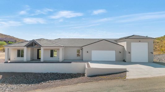 New construction Single-Family house 11 W Night Glow Drive, Phoenix, AZ 85085 - photo 0 0