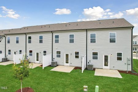 New construction Townhouse house 81 Camel Crazies Place, Unit 67, Lillington, NC 27546 - photo 22 22