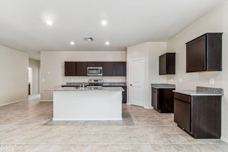 New construction Single-Family house 2411 W Shanley Avenue, Apache Junction, AZ 85120 - photo 4