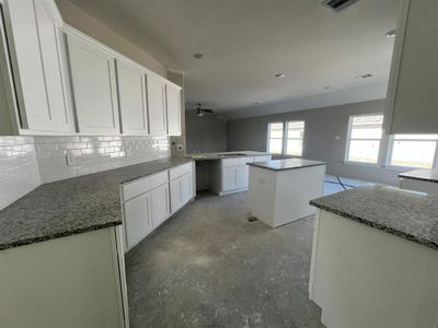 New construction Single-Family house 98 S Colbert Street, Dayton, TX 77535 - photo 7 7
