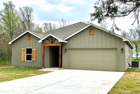 New construction Single-Family house 138 E Pauwela Ln, Bastrop, TX 78602 - photo 0