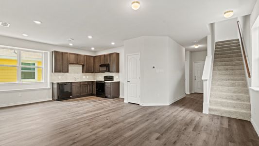 New construction Single-Family house 5600 Shore Point Trail, Fort Worth, TX 76119 - photo 3 3