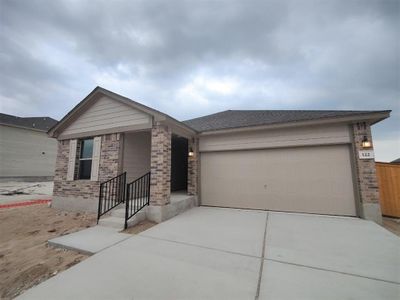 New construction Single-Family house 122 Robert Hightower Drive, Jarrell, TX 76537 Plan 1655- photo 0 0