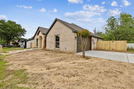 New construction Single-Family house 527 Phillips Street, Cleburne, TX 76033 - photo 2 2