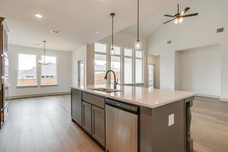 New construction Single-Family house 7116 Accipiter Drive, Fort Worth, TX 76179 Evelyn - photo 13 13