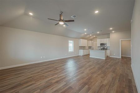 New construction Single-Family house 228 Rustic Ridge Circle, Magnolia, TX 77354 - photo 4 4
