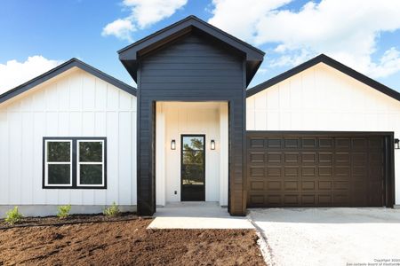 New construction Single-Family house 246 Mountain Creek, Boerne, TX 78006 - photo 0 0