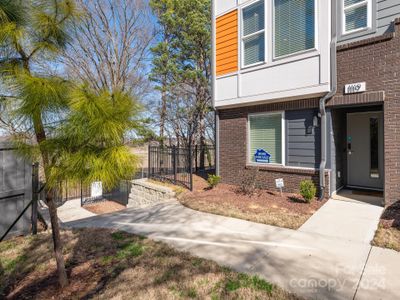 New construction Townhouse house 1119 Shuman View Court, Charlotte, NC 28203 - photo