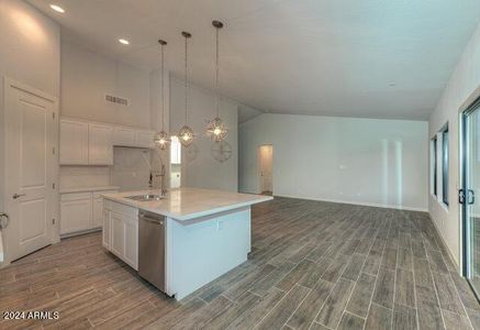 New construction Single-Family house 13969 W Beverly Road, Goodyear, AZ 85338 - photo 15 15