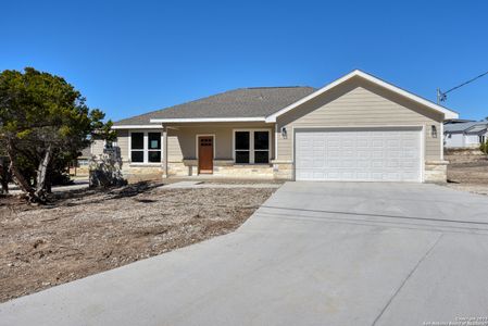 New construction Single-Family house 230 Rocky Ranch Rd, Canyon Lake, TX 78133 - photo 20 20