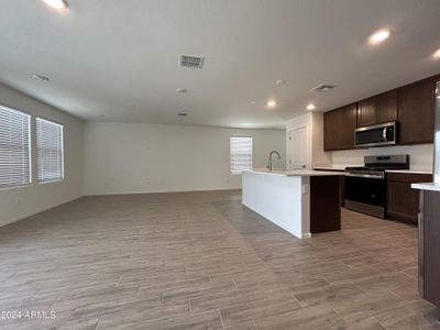 New construction Single-Family house 36517 W San Ildefanso Avenue, Maricopa, AZ 85138 - photo 5 5