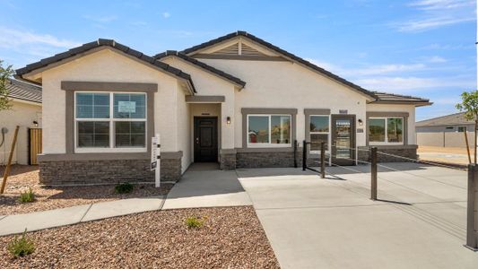 New construction Single-Family house 10335 West Luxton Lane, Phoenix, AZ 85353 - photo 3 3