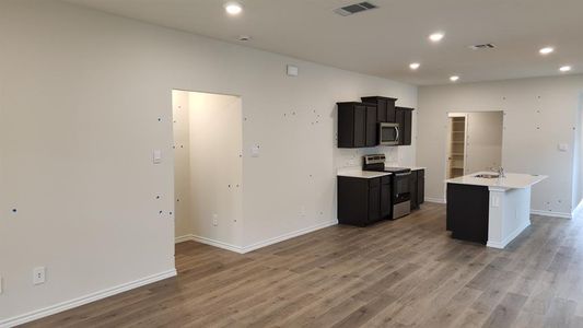 New construction Single-Family house 331 Vitex Drive, Royse City, TX 75189 - photo 3 3