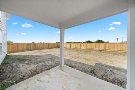 New construction Single-Family house 133 Bayou Bend, Angleton, TX 77515 - photo 21