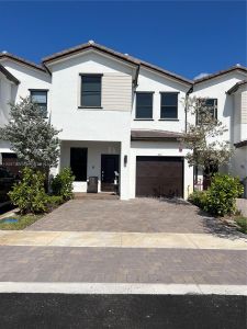 New construction Townhouse house 221 159Th Way, Pembroke Pines, FL 33027 - photo 0 0